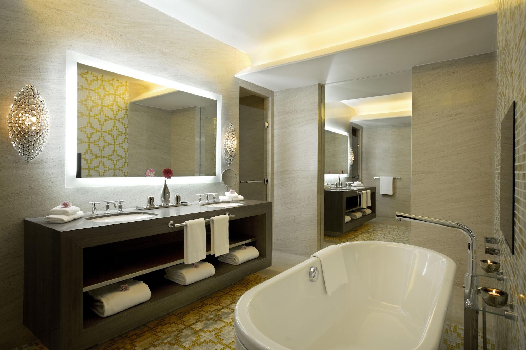 Millennium Al Rawdah Hotel 5*