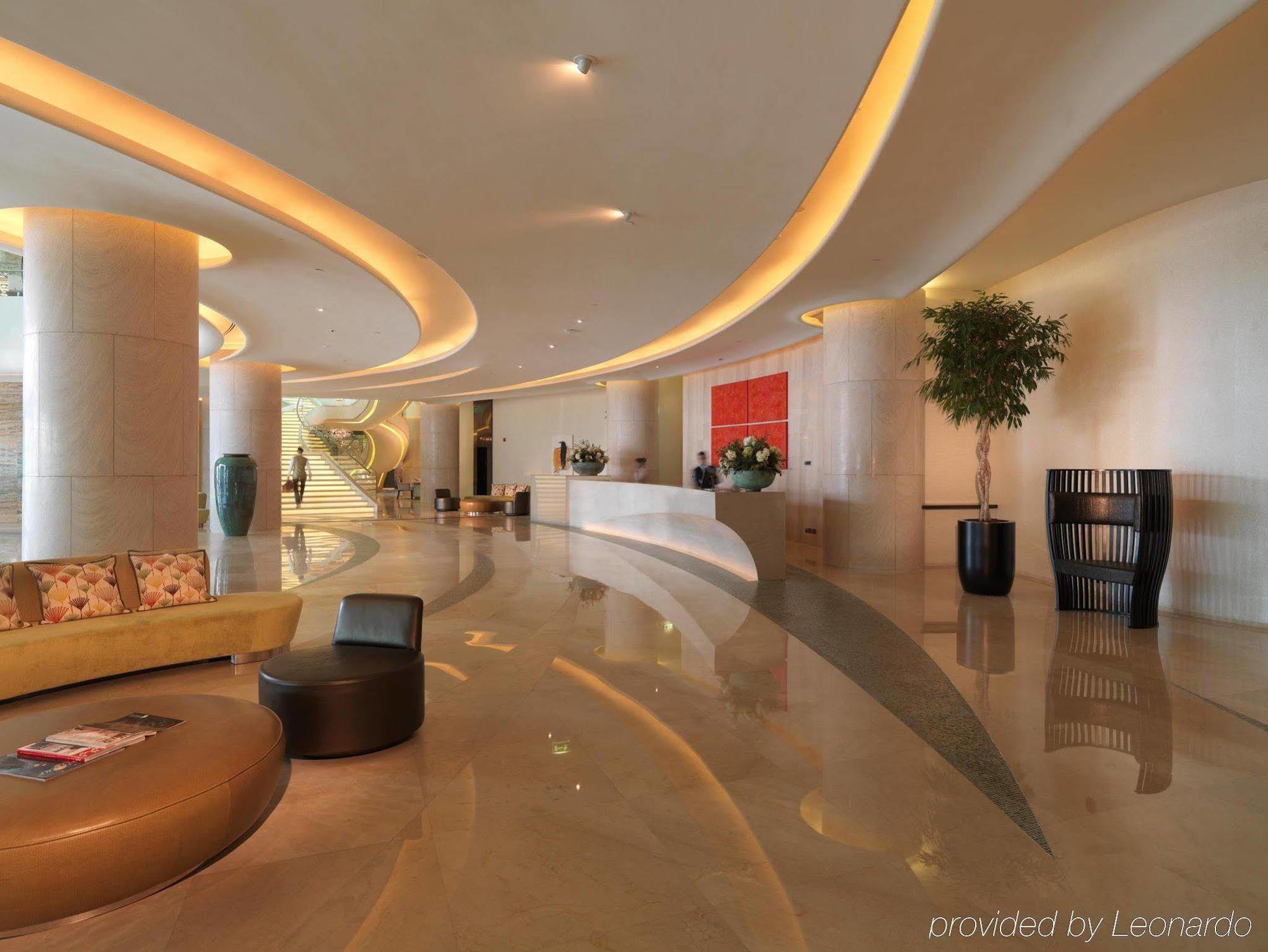 Millennium Al Rawdah 5*