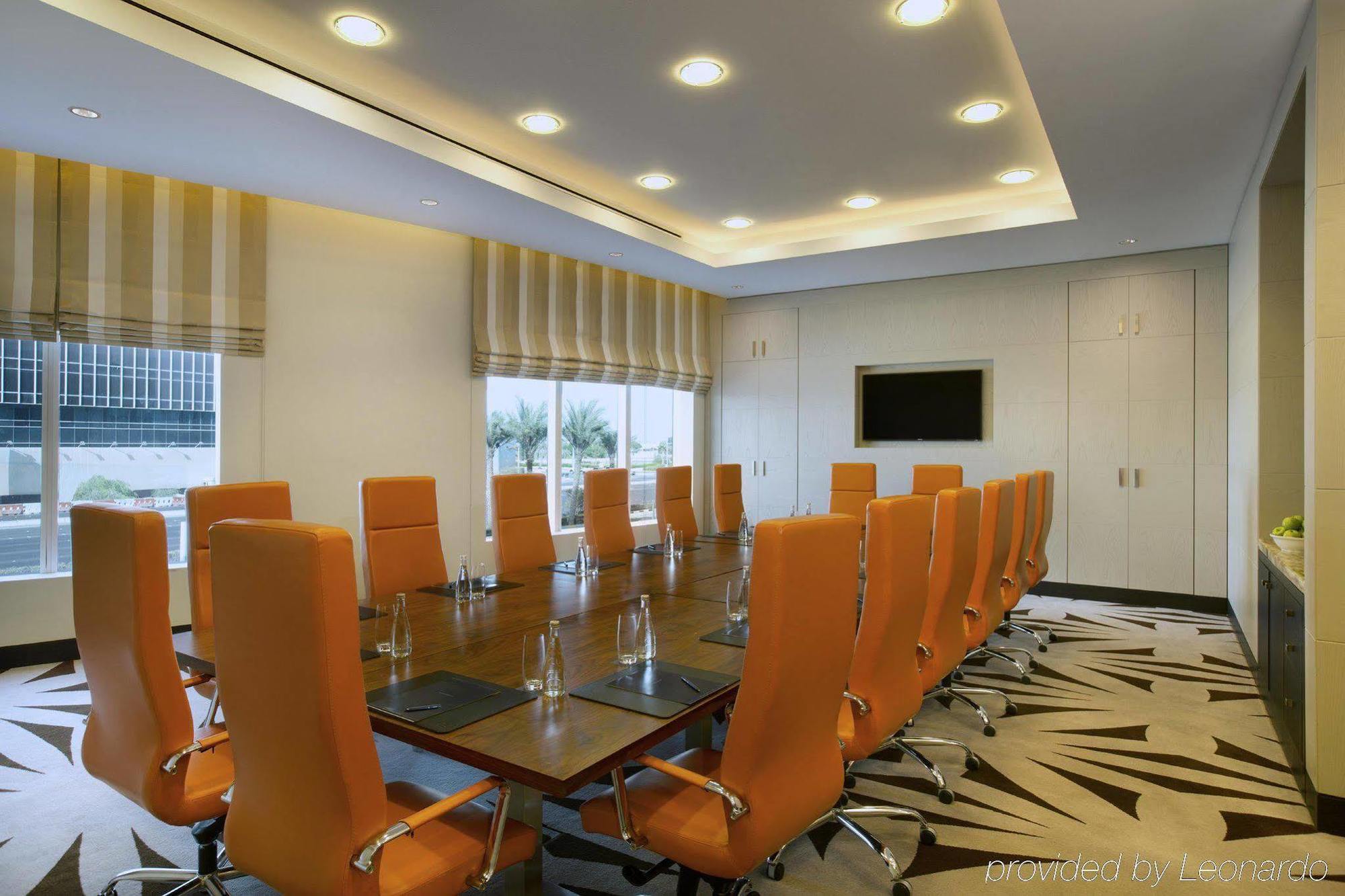 Hotel Millennium Al Rawdah 5*